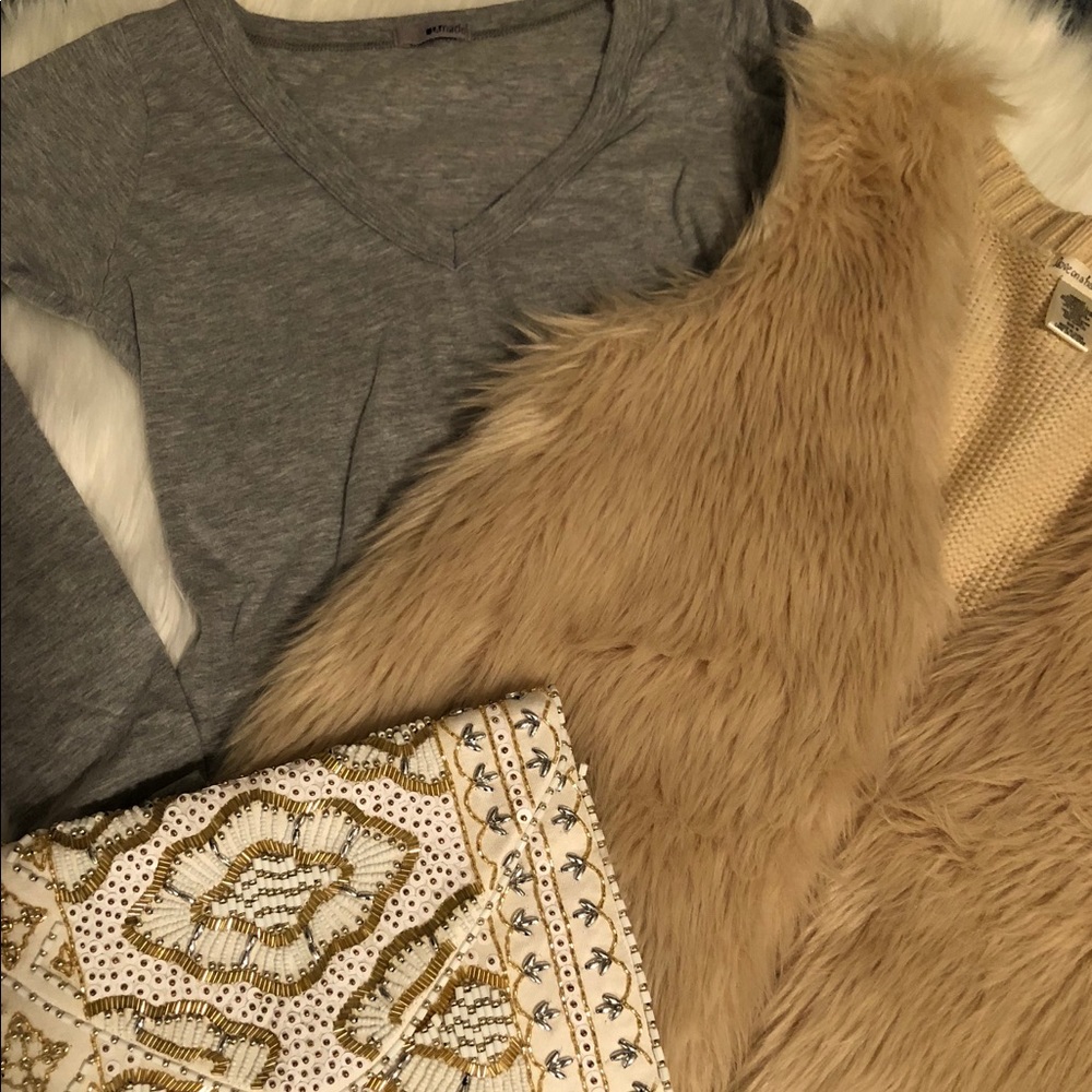 LAmade basic grey V-neck long sleeve shirt